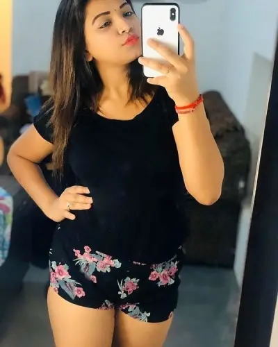 Parasia Escorts