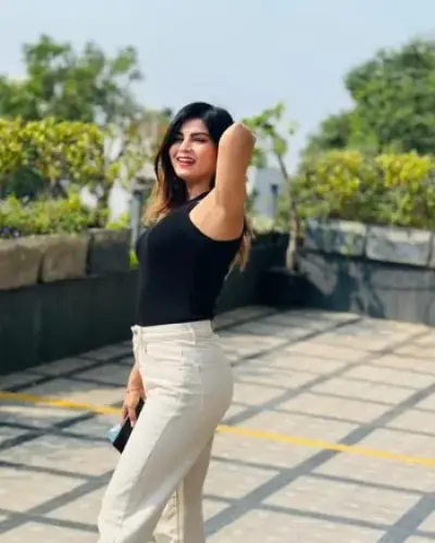 Call Girls Parasia Cash On Delivery
